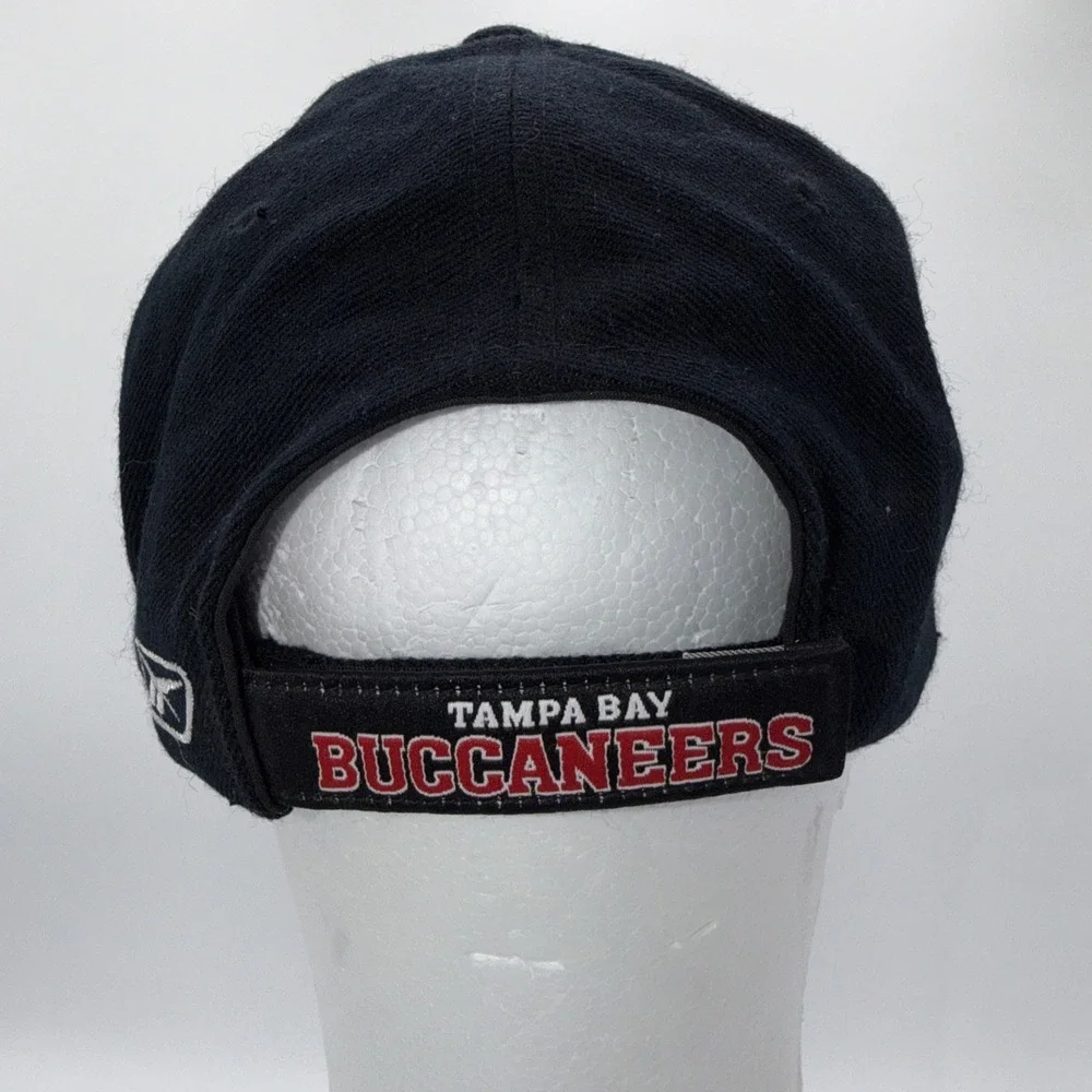 Tampa Bay Buccaneers NFL Reebok Team Apparel Black Adjustable Hat‎ Cap On Field